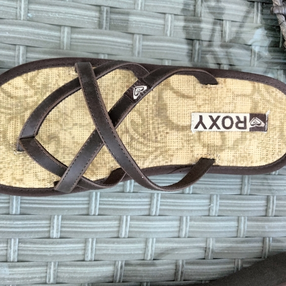 Roxy Hola! Platform Flip Flops - Picture 6 of 6